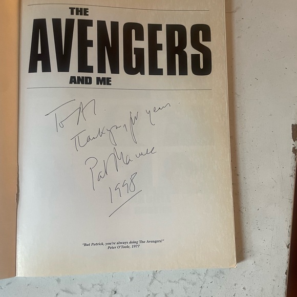 Patrick Macnee autograph - Picture 2 of 11